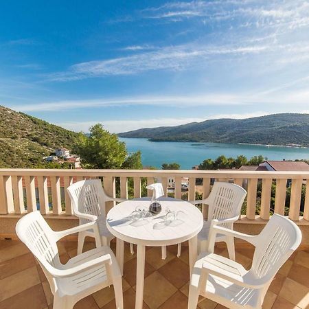 Apartments Silvije Marina Bagian luar foto